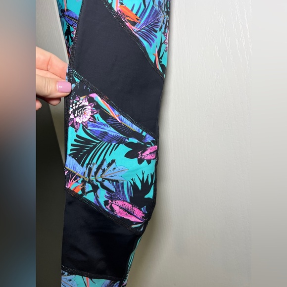 New Women's Superdry Active Mesh 7/8 Lucy Tropical Print Yoga Workout Size 8 - Picture 5 of 9
